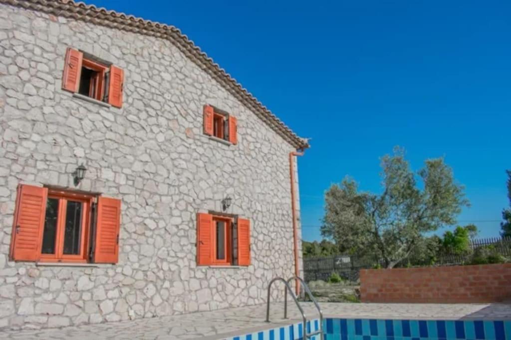 Maria-eleni Villa *